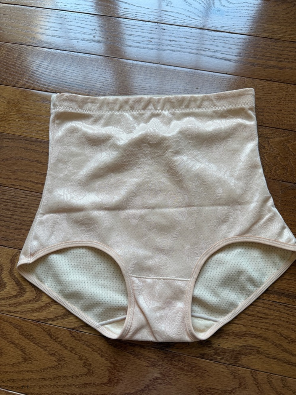 High-Waist Shaping Briefs in Light Blush; New without the tag